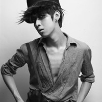 ŷ����񣺸�ɫ��ͷ�ƻ��ײ����Ӿ�