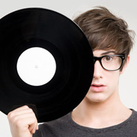 ŷ����񣺸�ɫ��ͷ�ƻ��ײ����Ӿ�