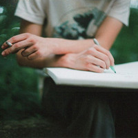 ŷ����񣺸�ɫ��ͷ�ƻ��ײ����Ӿ�