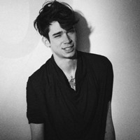 ŷ����񣺸�ɫ��ͷ�ƻ��ײ����Ӿ�