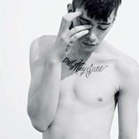 ŷ����񣺸�ɫ��ͷ�ƻ��ײ����Ӿ�