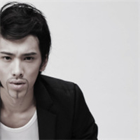 ��������������ͷ�� ���и���