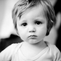 �ɰ� ˧���ںϵĺڰ�����������ͷ��