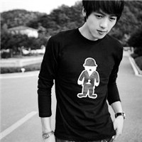 �ɰ� ˧���ںϵĺڰ�����������ͷ��