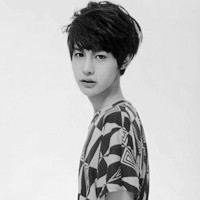 �ɰ� ˧���ںϵĺڰ�����������ͷ��