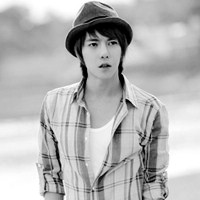 �ɰ� ˧���ںϵĺڰ�����������ͷ��