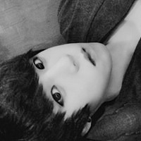 �ɰ� ˧���ںϵĺڰ�����������ͷ��