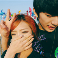 ������Լ���ͷ��ϰ���Եĳ������΢Ц