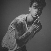 ��ɫ������з�������ͷ ���Ƿ�ϲ���أ�