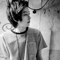 ����ڰ�����ͷ�� ��һ�������κλ��