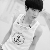 ����ڰ�����ͷ�� ��һ�������κλ��