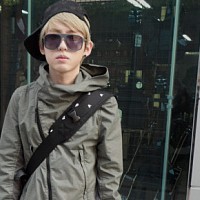 �̾�ͷ�µ������ɰ�˧������ͷ��