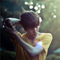 �̾�ͷ�µ������ɰ�˧������ͷ��