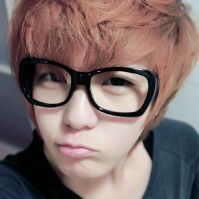 ����˧������ͷ���������ҵ�ֻ��ʹ�౯��