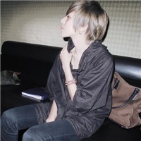 ��Ա�����ı�����ͷ�����±�ɼ��������Ƭ