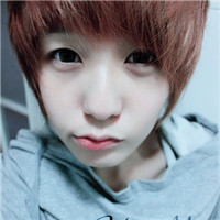 �ڰײ�ɫ�����ͷ��Ҫ�����͵�ѧ�����˱�΢