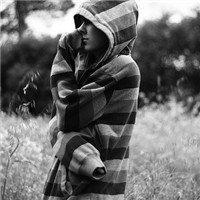 ������������ͷ��ڶ��ڣ�ǧ������ֲ�������Ҹ�