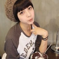 �����������е�С���Ů��ͷ��