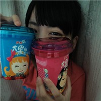 �����������е�С���Ů��ͷ��