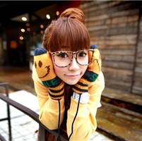 �����������е�С���Ů��ͷ��