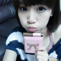 �����������е�С���Ů��ͷ��