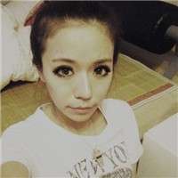 �����������е�С���Ů��ͷ��