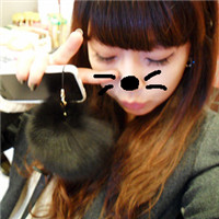 �����������е�С���Ů��ͷ��