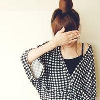 ���ֱ���ס���յ�Ů��Ψ��ͷ��