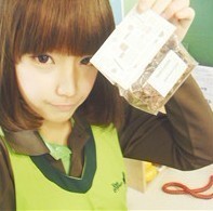 ���������Ƴ���һ��Ů��ͷ��