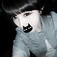 ���������Ƴ���һ��Ů��ͷ��