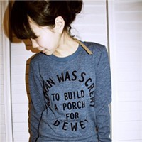 ���������Ƴ���һ��Ů��ͷ��