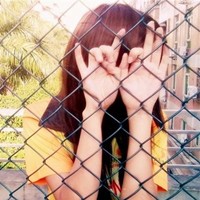 ���������Ƴ���һ��Ů��ͷ��