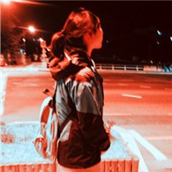 ����ɫ����ͷ��[��һ��] �㱬����Ҽ�