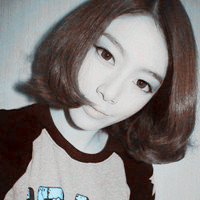 �������Ҹ�Ц�ݵ�Ů��ͷ�� ��������ɫ