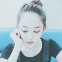 �������Ҹ�Ц�ݵ�Ů��ͷ�� ��������ɫ