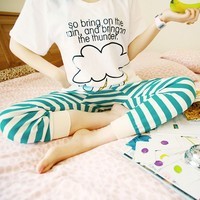 �������Ҹ�Ц�ݵ�Ů��ͷ�� ��������ɫ