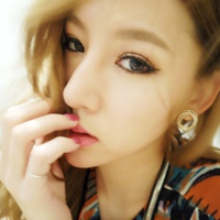 ��������С���� ���и��Ե�Ů��ͷ��