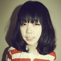 90��������ɰ���ʱ�е�Ů��ͷ��