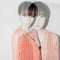 �͸����а����� һ��С���� һ��С�ɰ���ͷ��