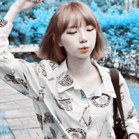 �͸����а����� һ��С���� һ��С�ɰ���ͷ��