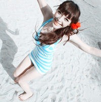 �͸����а����� һ��С���� һ��С�ɰ���ͷ��