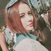 �����ȷ����ĺ���Ů������ͷ��