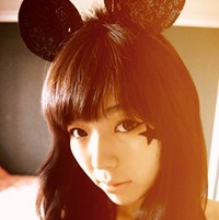 �����ȷ����ĺ���Ů������ͷ��