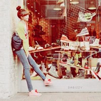 �����ȷ����ĺ���Ů������ͷ��