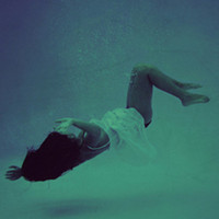 ��ˮ���赸��Ψ��Ů��ͷ�� �ʺ����ռ�ͷ��