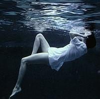 ��ˮ���赸��Ψ��Ů��ͷ�� �ʺ����ռ�ͷ��