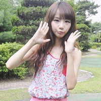 ���������԰���ɫΪ�������Ů��ͷ��