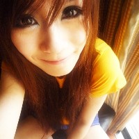 ���������԰���ɫΪ�������Ů��ͷ��