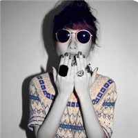 ��ɫָ�׵�Ů��ͷ�� ˭˵��̫���ȱ��