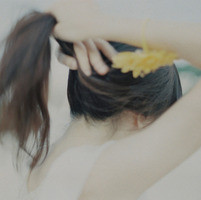 ����QQͷ����Ϯ �ͼ�į�మ �¶��д�û�뿪